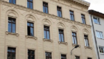 Straßenfassade