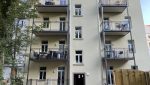 Hausansicht mit Balkonanlage